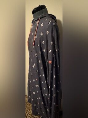 DISNEY RSVLTS The Nightmare before Christmas PERFORMANCE HOODIE